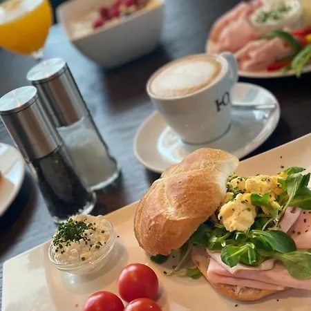 Victoria - Adults Only Bar & Breakfast Hotel 4*