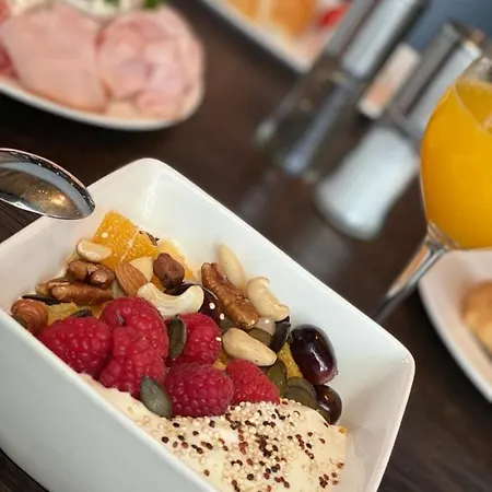 Victoria - Adults Only Bar & Breakfast Hotel 4*