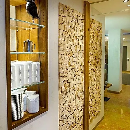Victoria - Adults Only Bar & Breakfast Hotel