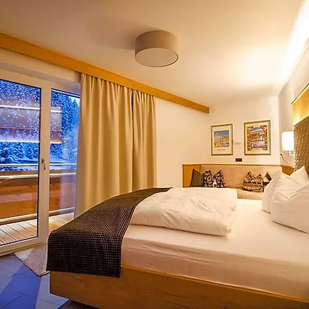 Victoria - Adults Only Bar & Breakfast Hotel