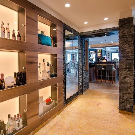 Ξενοδοχείο Hotel Victoria - Adults Only Bar & Breakfast 4*