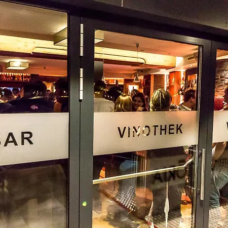 Victoria - Adults Only Breakfast Brunch & Bar 酒店